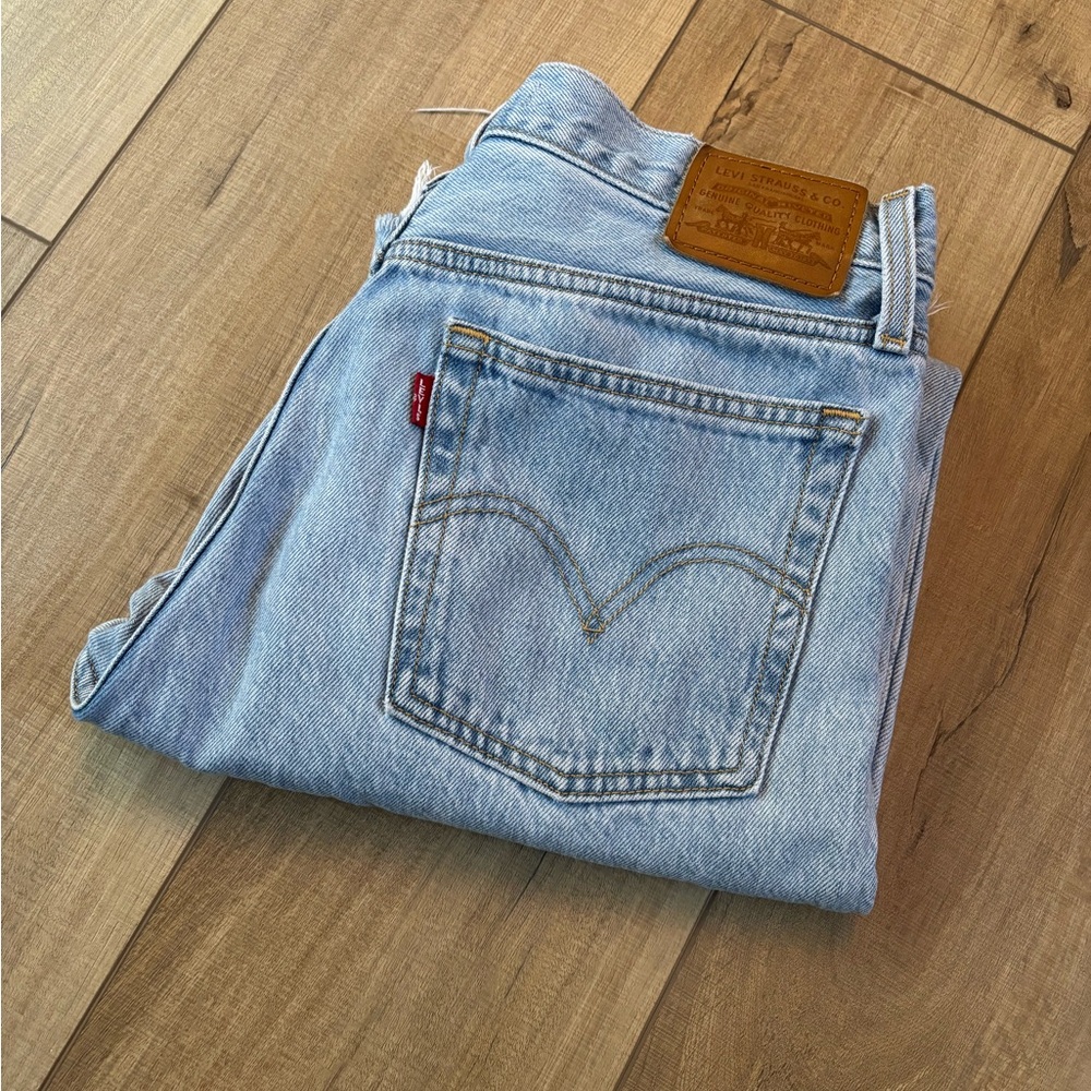 Levi's Wedgie Straight